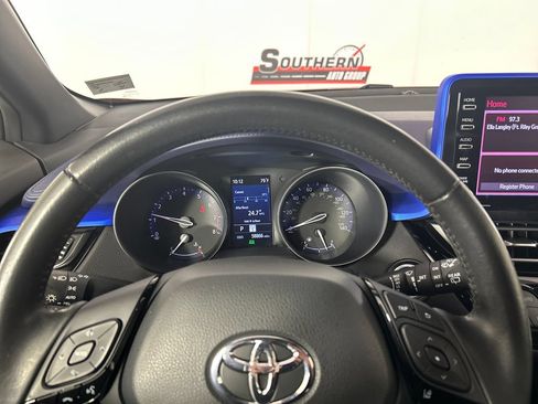Used 2021 Toyota C-HR XLE FWD image 13