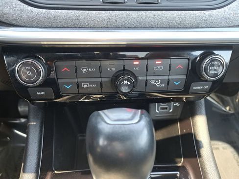 Certified 2022 Jeep Compass Latitude w/ Sun and Sound Group AWD/4WD image 22