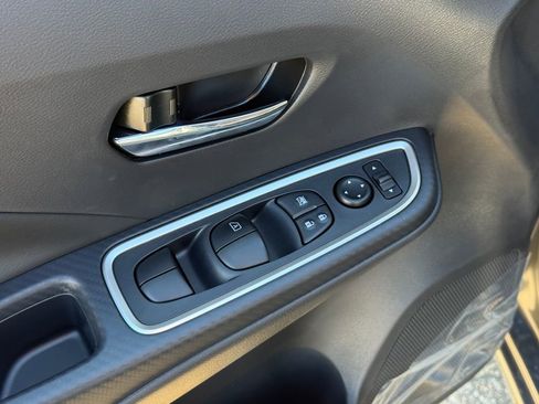 New 2025 Nissan Versa SR w/ Trunk Package image 13