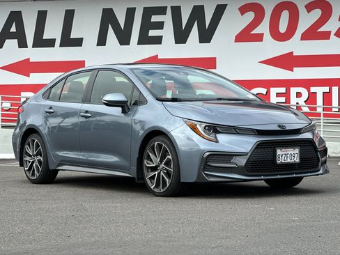 Used 2022 Toyota Corolla SE w/ SE Premium Package image 8