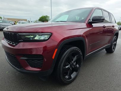 Used 2023 Jeep Grand Cherokee Altitude