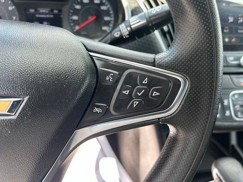 Used 2025 Chevrolet Malibu LT FWD image 18
