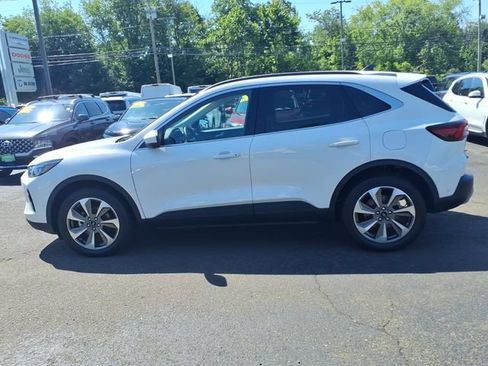 Used 2023 Ford Escape Platinum w/ Premium Technology Package AWD/4WD image 9