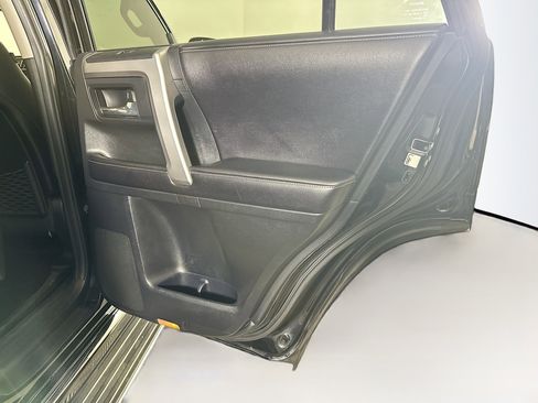 Used 2016 Toyota 4Runner Limited image 31