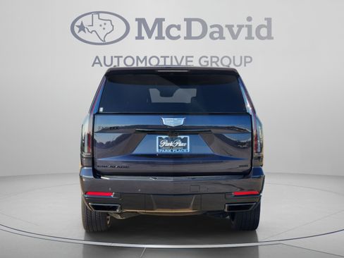 Used 2026 Cadillac Escalade Platinum Sport w/ LPO, ONYX Package AWD/4WD image 5