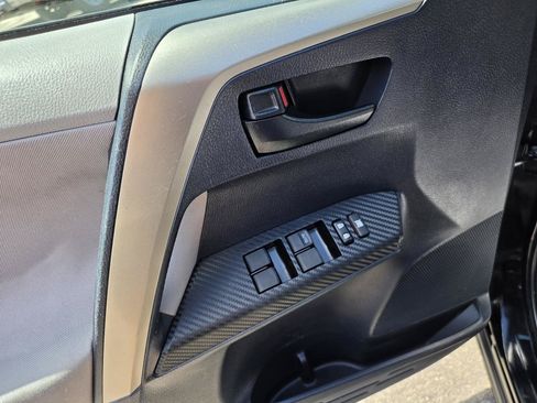 Used 2013 Toyota RAV4 LE AWD/4WD image 12