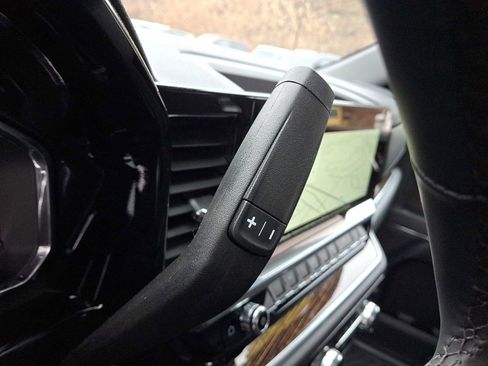 Used 2025 GMC Sierra 1500 Elevation image 14