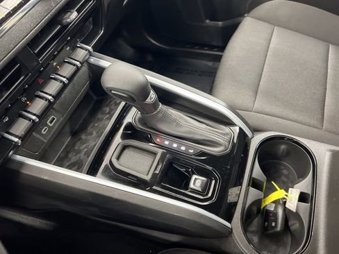 Used 2023 Chevrolet Colorado W/T image 16