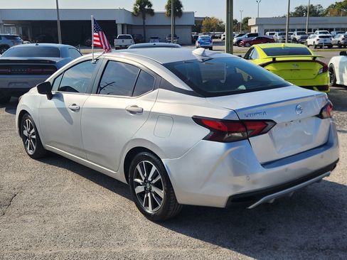 Used 2021 Nissan Versa SV image 6