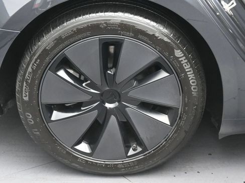 Used 2024 Tesla Model 3 Standard Range RWD image 28
