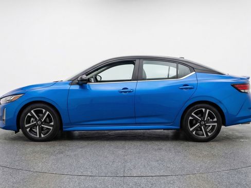 Used 2025 Nissan Sentra SV image 5