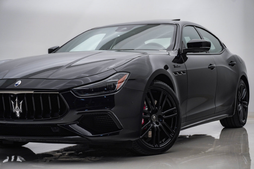 Certified 2023 Maserati Ghibli Modena Q4 AWD/4WD image 2