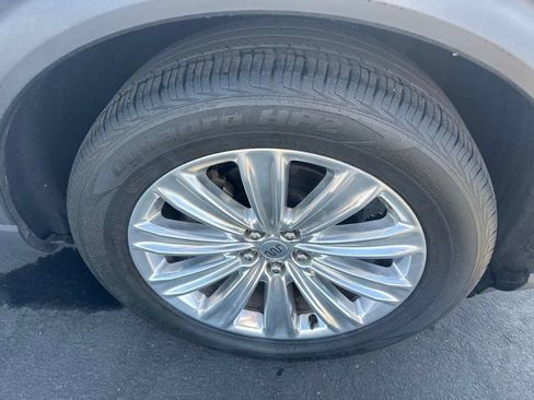 Used 2021 Ford Explorer King Ranch w/ Premium Technology Package RWD image 7