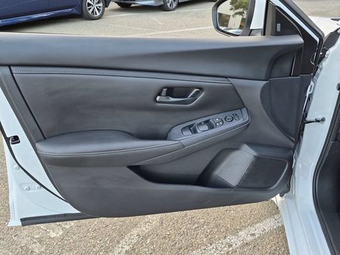 Used 2025 Nissan Sentra S FWD image 11