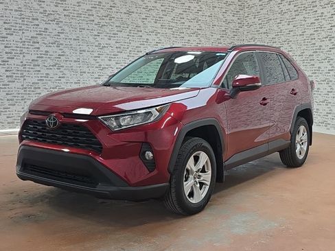 Used 2021 Toyota RAV4 XLE w/ Convenience Package image 3