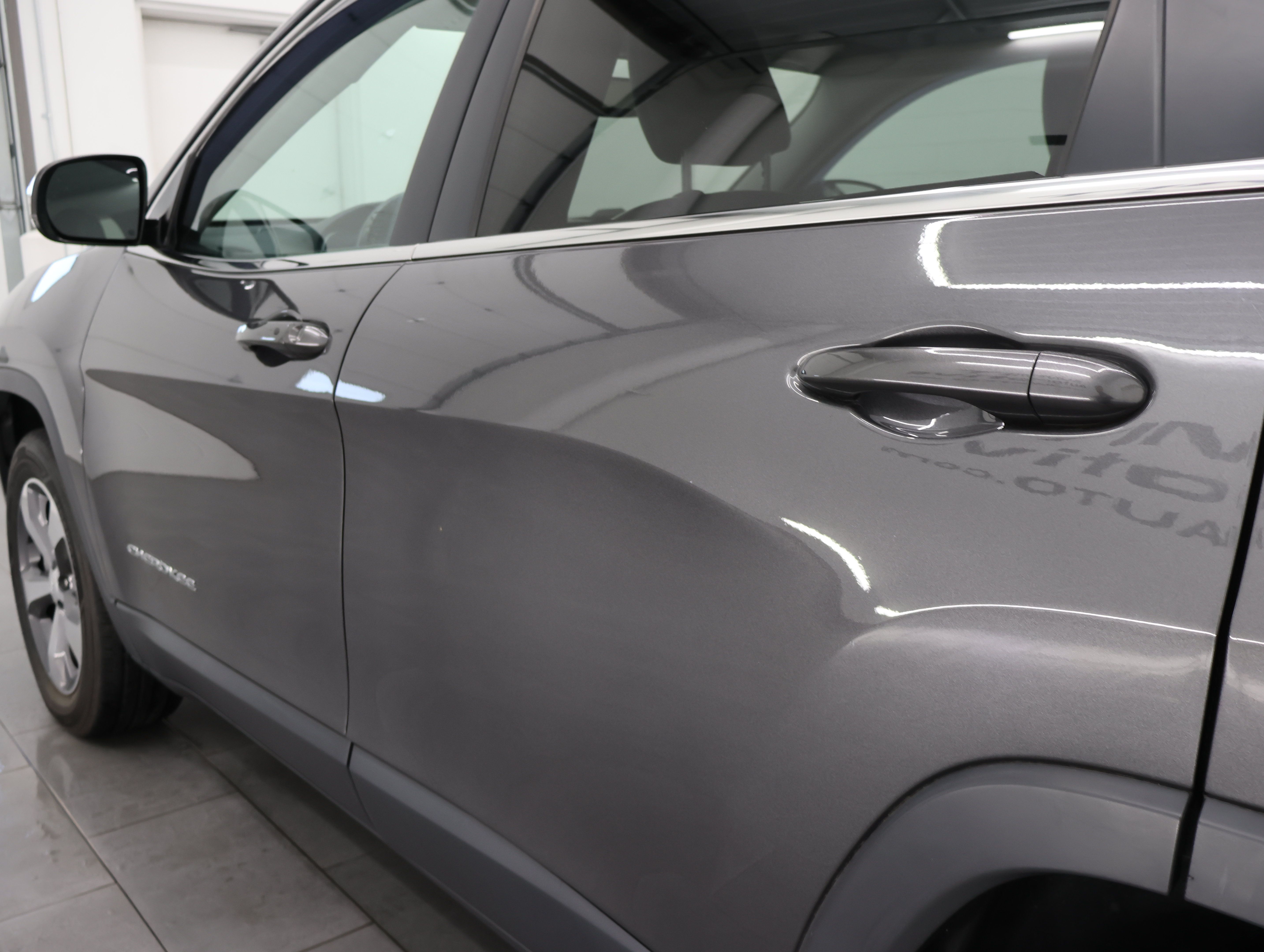 Used 2019 Jeep Cherokee Limited w/ Trailer Tow Group AWD/4WD image 33