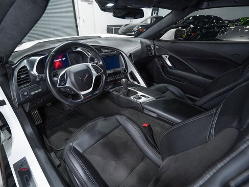 Used 2016 Chevrolet Corvette Z06 w/ 3LZ Preferred Equipment Group image 19