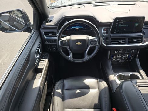 Used 2024 Chevrolet Suburban LT image 33