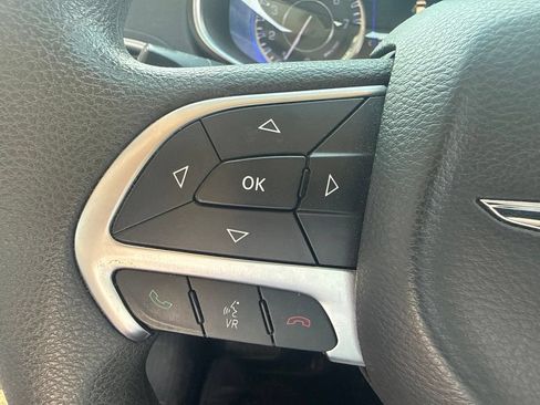Used 2016 Chrysler 200 Limited FWD image 14