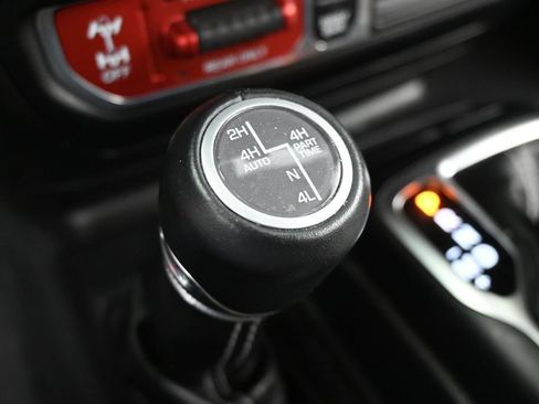 Used 2021 Jeep Wrangler Unlimited Rubicon AWD/4WD image 27
