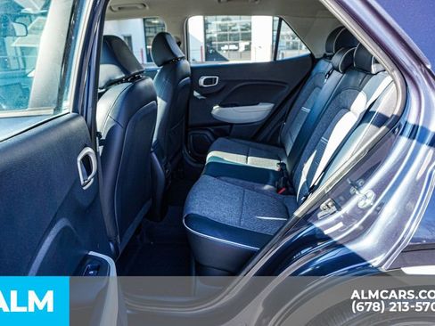 Used 2024 Hyundai Venue Limited image 21