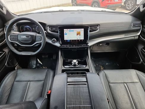 Used 2024 Jeep Wagoneer L Series II RWD image 21