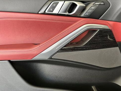 Used 2025 BMW X6 xDrive40i image 10