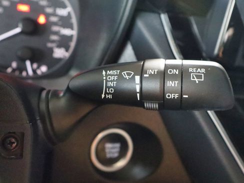 Used 2023 Toyota Corolla Cross LE AWD/4WD image 31