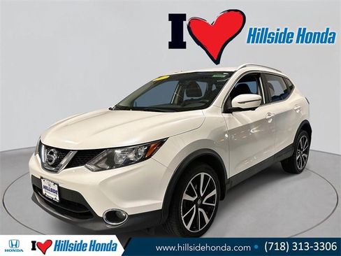 Used 2017 Nissan Rogue Sport SL image 1