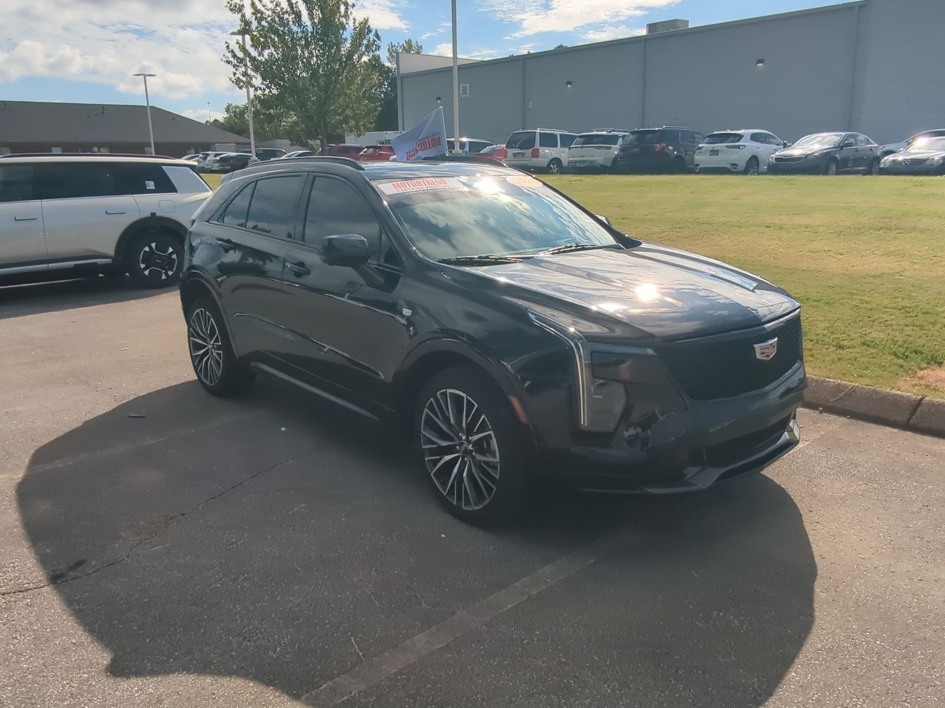 Used 2025 Cadillac XT4 Sport FWD image 2