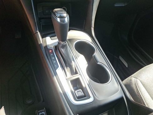 Used 2020 Chevrolet Equinox LT FWD image 14
