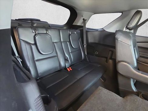 Used 2021 Ford Explorer XLT w/ Equipment Group 202A image 17