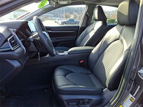 Certified 2023 Toyota Camry SE image 13