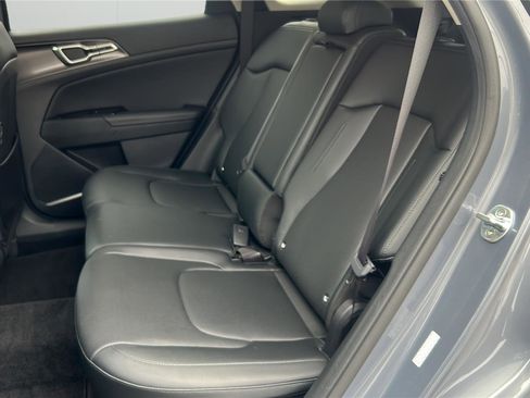 Used 2023 Kia Sportage EX image 22