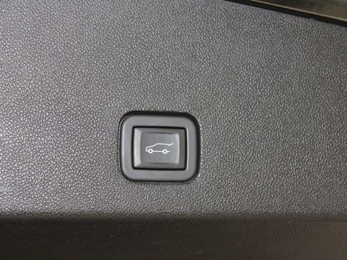 Used 2024 Cadillac XT6 Premium Luxury image 14