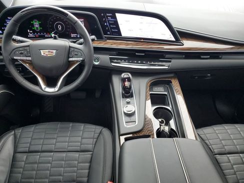 Used 2023 Cadillac Escalade ESV Sport Platinum w/ Heavy-Duty Trailer Package image 27