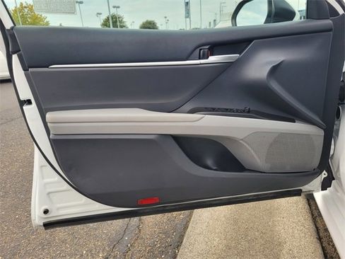 Used 2023 Toyota Camry LE image 18