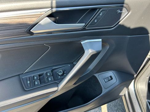 Used 2022 Volkswagen Tiguan SEL R-Line image 23