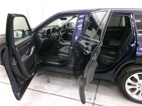 Used 2021 Toyota Highlander Limited AWD/4WD image 13