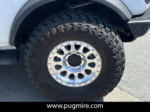 Used 2023 Ford Bronco Badlands w/ Sasquatch Package AWD/4WD image 13