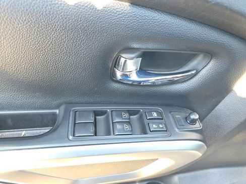 Used 2017 Nissan Titan PRO-4X image 11