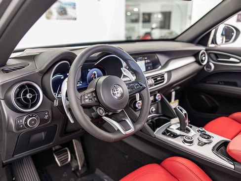 New 2025 Alfa Romeo Stelvio Sprint image 21