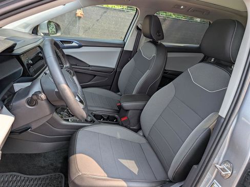 Certified 2024 Volkswagen Taos SE w/ Panoramic Sunroof Package image 25