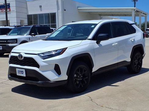 Used 2025 Toyota RAV4 LE FWD image 4