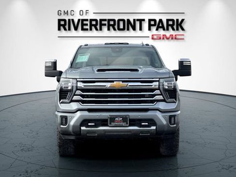 Used 2024 Chevrolet Silverado 3500 High Country w/ High Country Premium Package AWD/4WD image 8