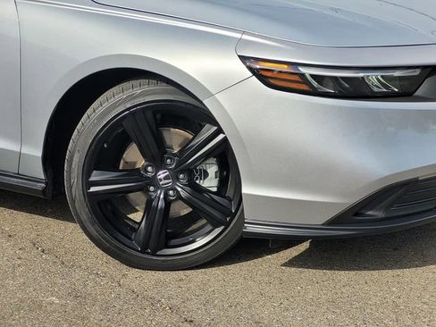 Used 2024 Honda Accord Sport image 9