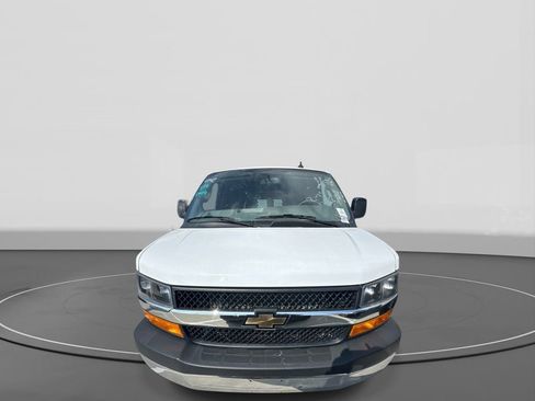 Used 2024 Chevrolet Express 2500 w/ Driver Convenience Package RWD image 3
