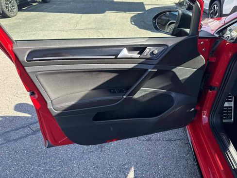 Used 2019 Volkswagen Golf 4-Door image 10