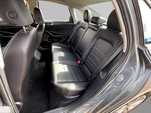 Used 2024 Volkswagen Jetta SE FWD image 21