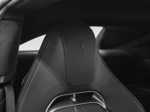Certified 2025 Ferrari 12Cilindri RWD image 32